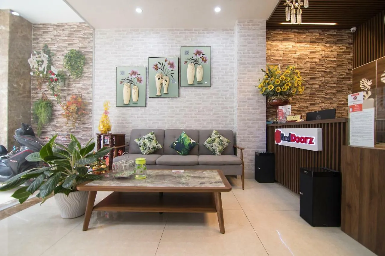 Reddoorz Near Nguyen Van Thoai Street Hotel Da Nang